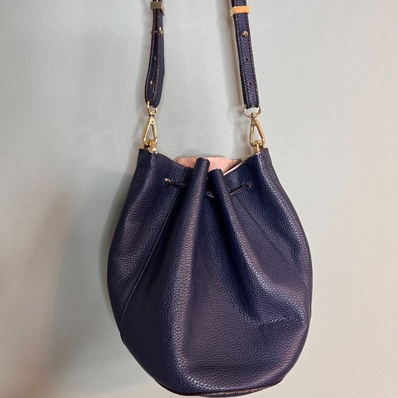 Blue Leather Bucket Bag with gold details Crossbody Ann Taylor - Picture 4 of 7